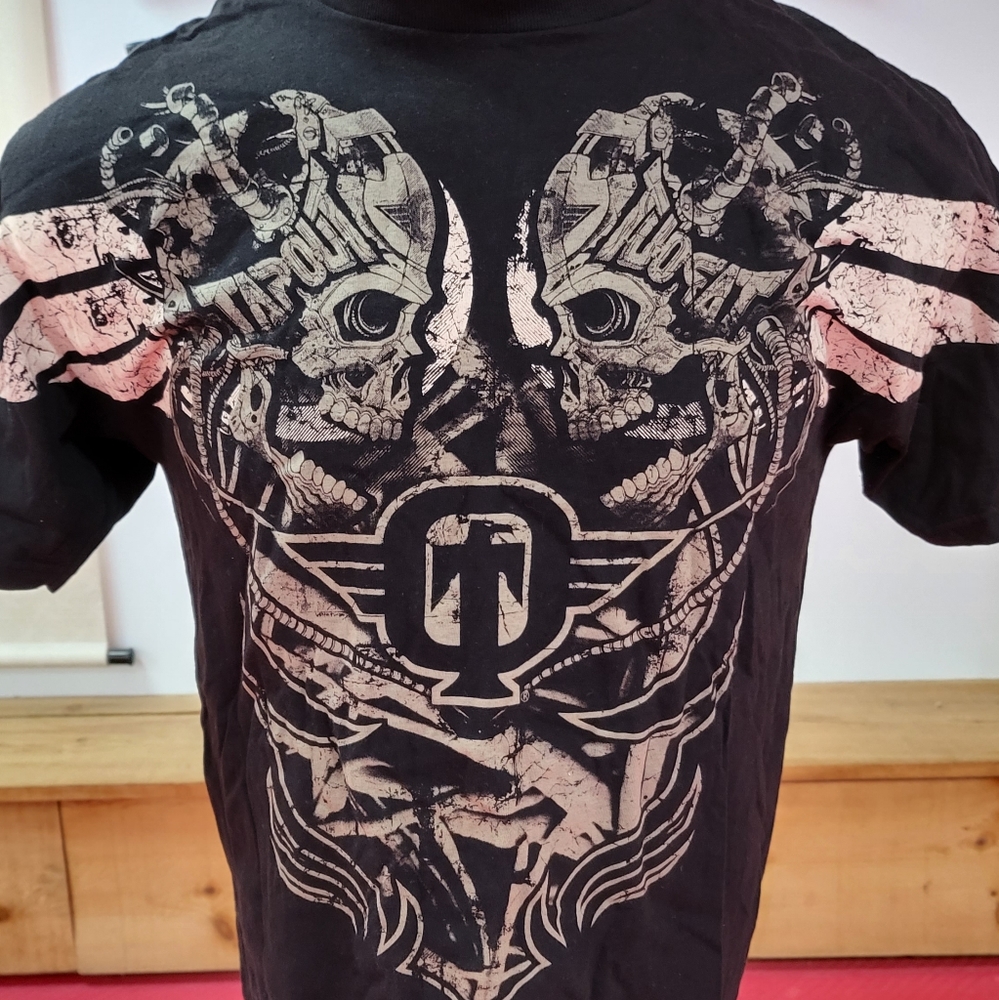 NWT TapOut Bolt Design Large 10p% 100 Cotton